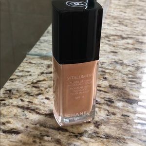 Chanel Vitalumiere Foundation 35 Soft Bisque